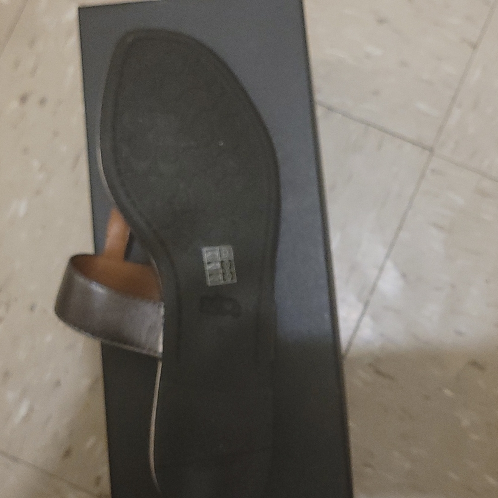 Sandals - Picture 3 of 3